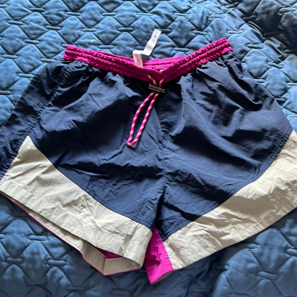 Lululemon evergreen HR short